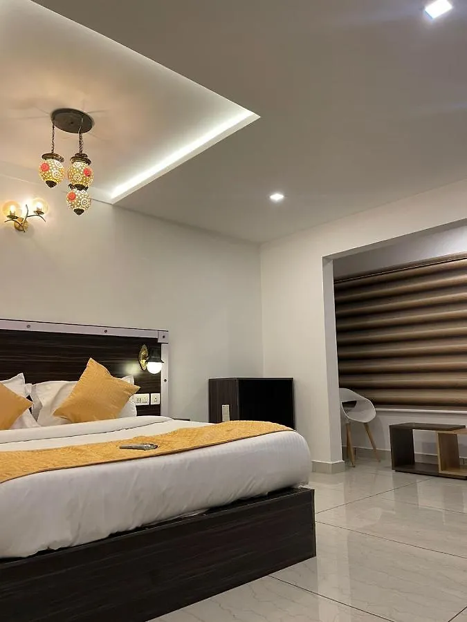 Skylark Holidays Premium Chinnakkanal Munnar Chinnakanal Hotel